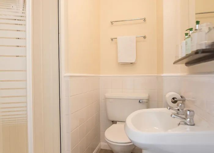 The Europa 3* 惠特比